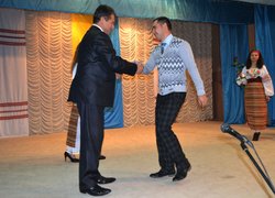 Голова Уманської районної ради Сергій Якович Кулібаба вручив найкращим співробітникам заслужені нагороди